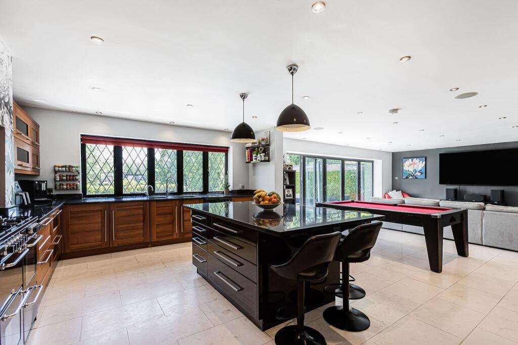 House in Hatfield, North Mymms - View 3
