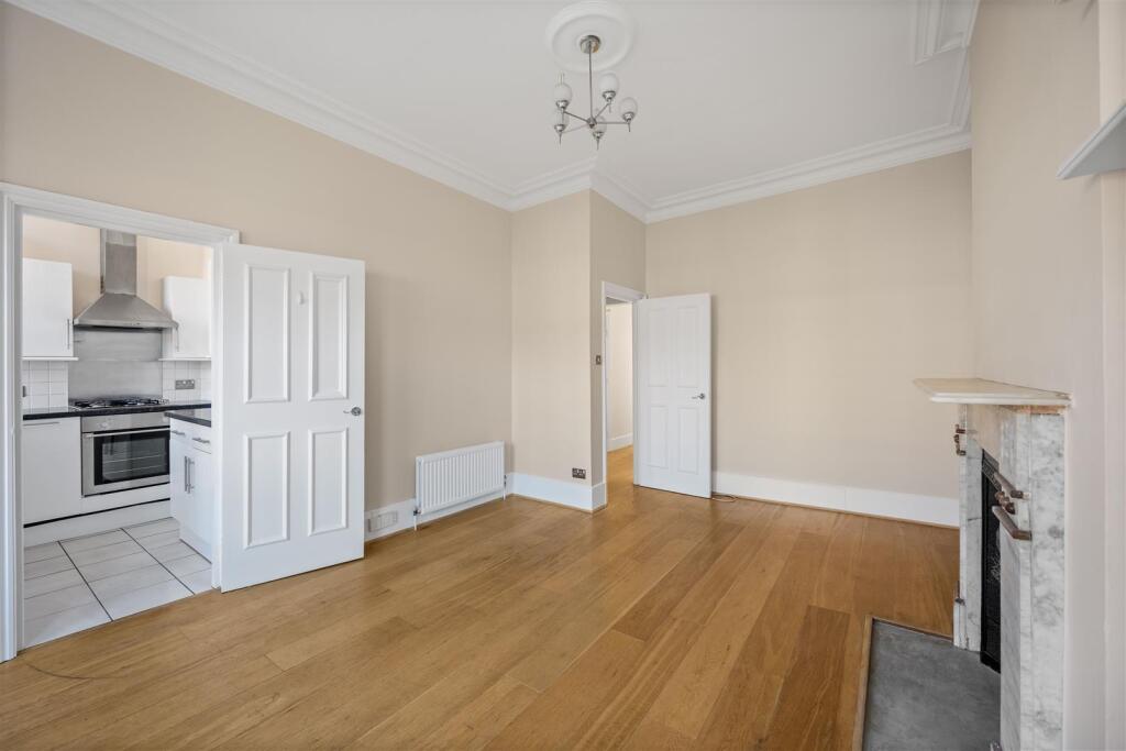 Apartment in London - More