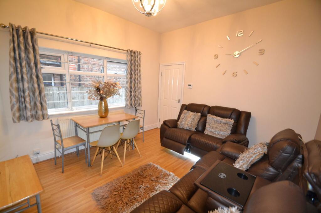 2 bedroom house share for rent