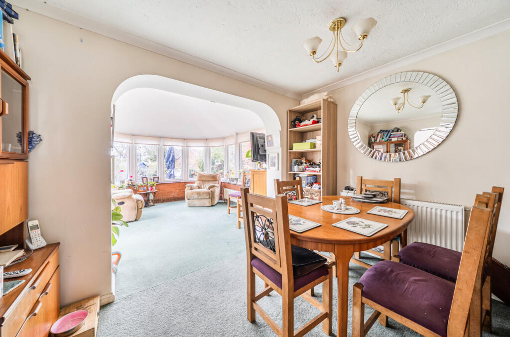 Goodwood Close, Alton, Hampshire, GU34 photo 4