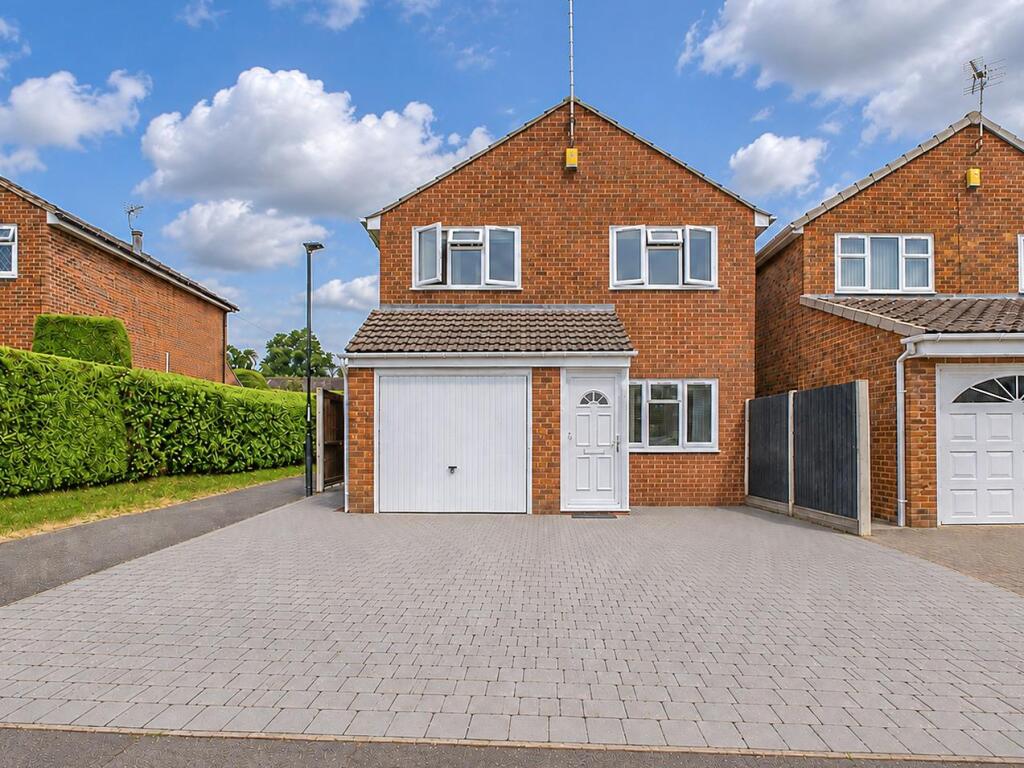 3-bed detached on Lambourne Drive, Allestree, Derby, £330,000
