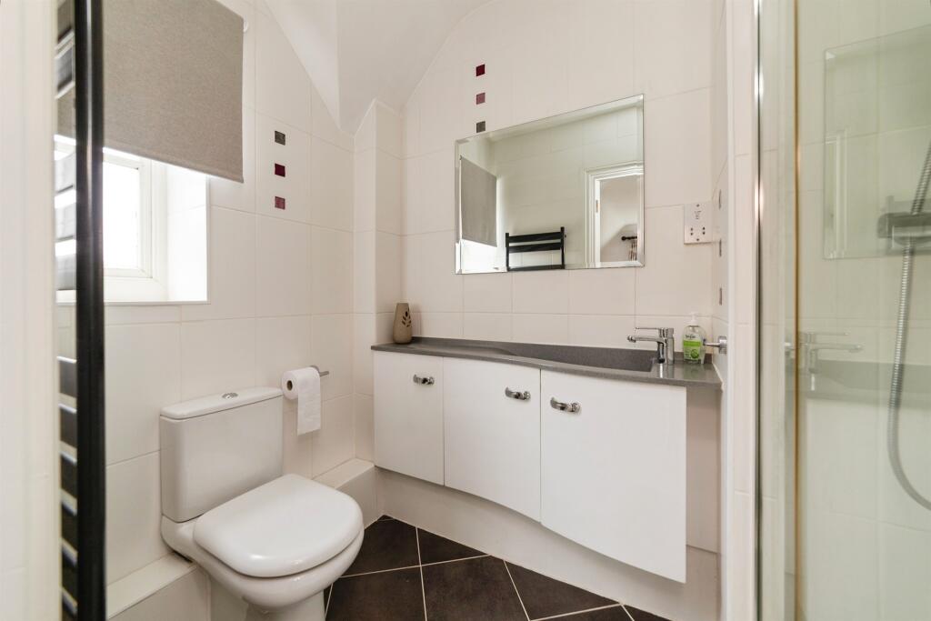 Additional image 11 of Canonsfield Road, Welwyn