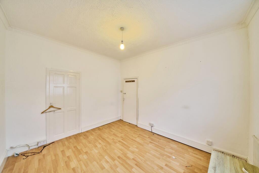 Buckingham Road, London, E15 - View 4