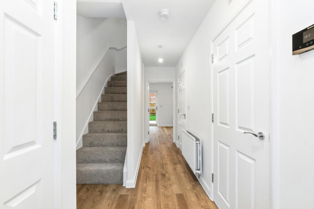 House in Houghton Regis, Central Bedfordshire - View 4