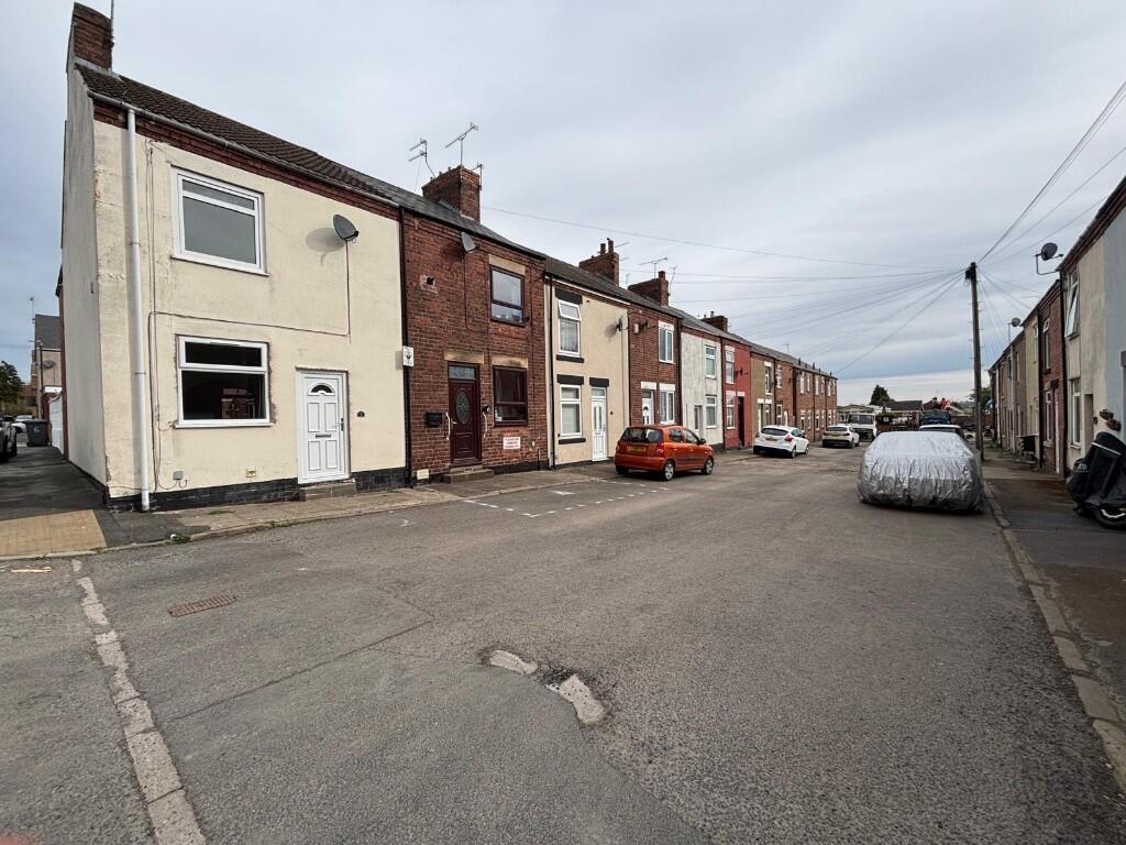 Main image of property: Slater Street, S45