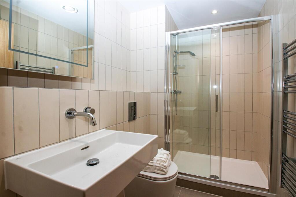 Apartment in Twickenham - View 4