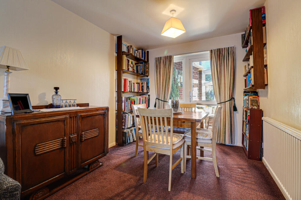 Cranbourne Drive, Harpenden, AL5 photo 4