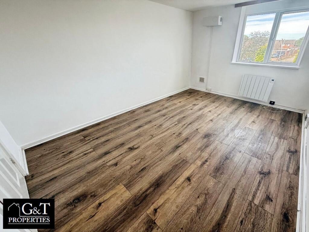 Apartment in South Staffordshire, Great Wyrley - More