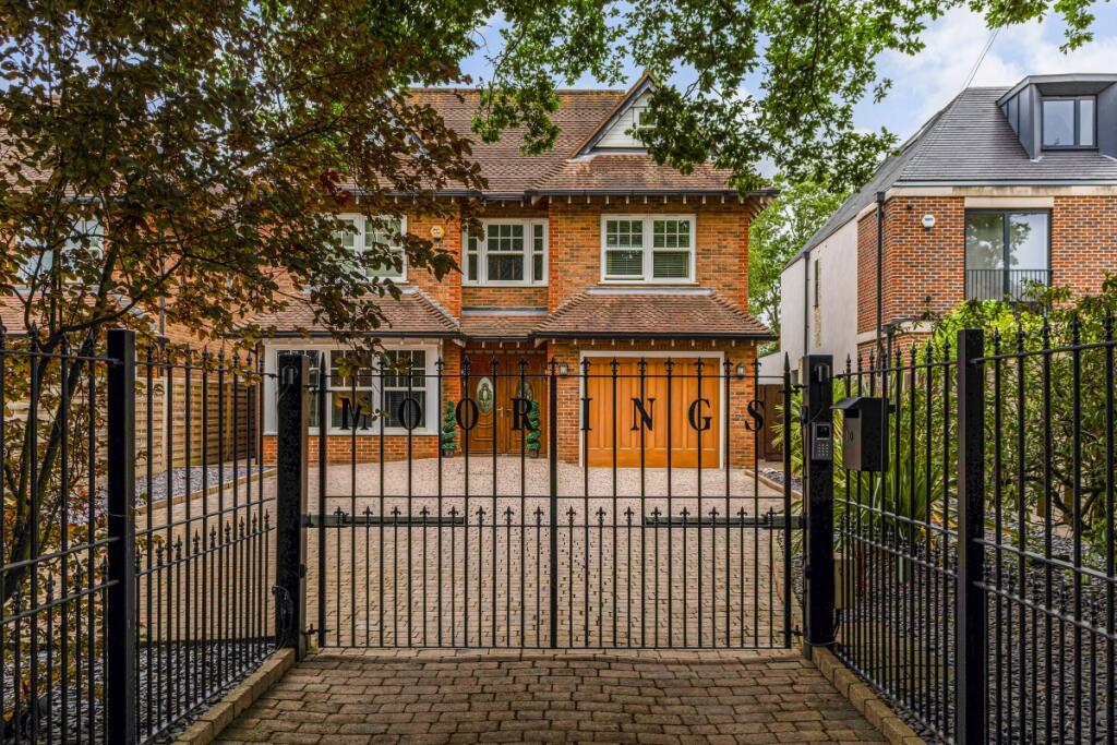 Main image of property: Barnet Road Barnet EN5