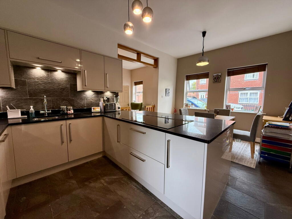 House in South Derbyshire, Derbyshire - View 5