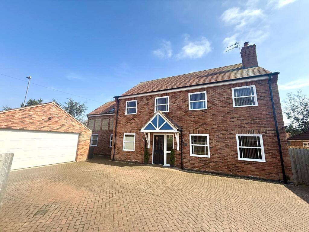 Main image of property: Newark Road, North Hykeham, Lincoln, Lincolnshire, LN6