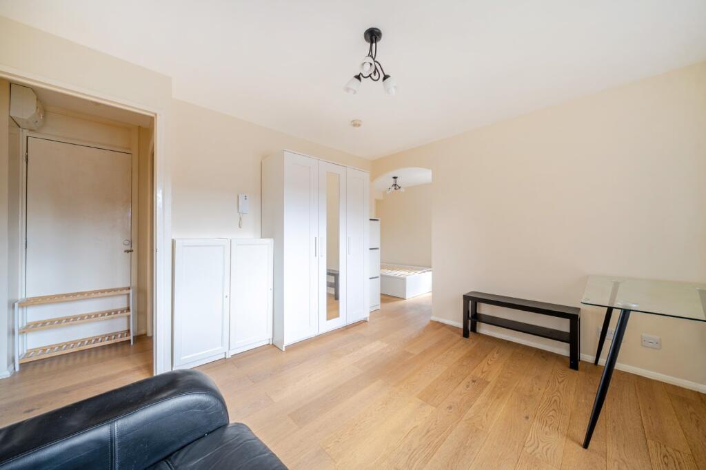 Apartment in London, New Cross Gate - View 5
