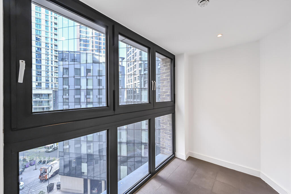 Apartment in London - View 5