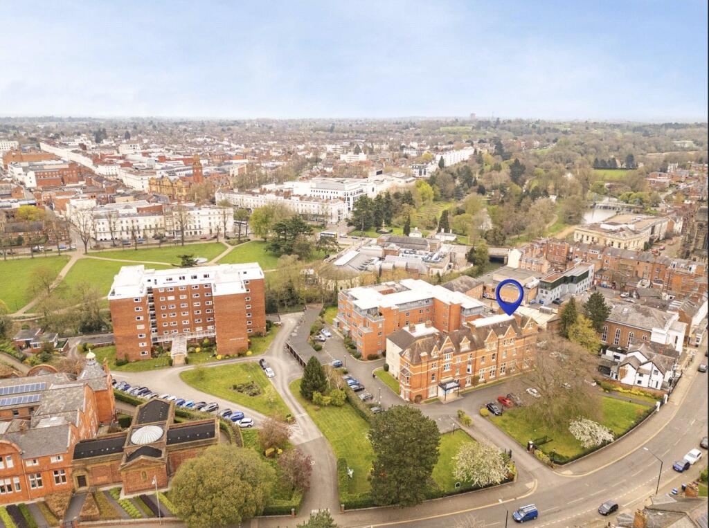 Main image of property: Avenue Road, Leamington Spa, Warwickshire, CV31