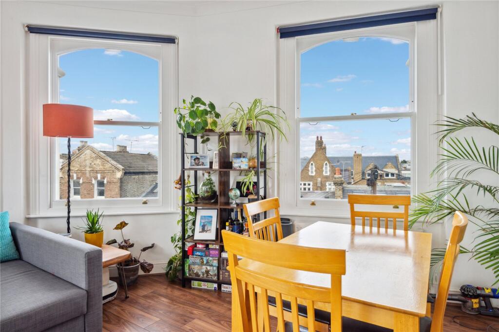 Apartment in London - View 2