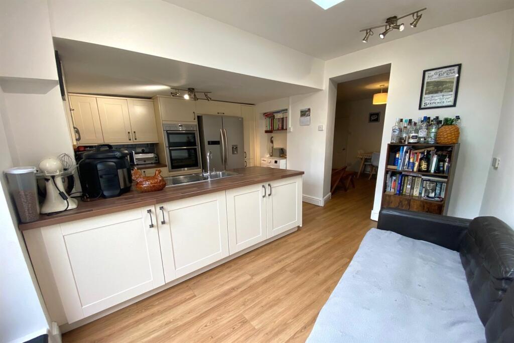 Chapel Road, BS15 8SD photo 4