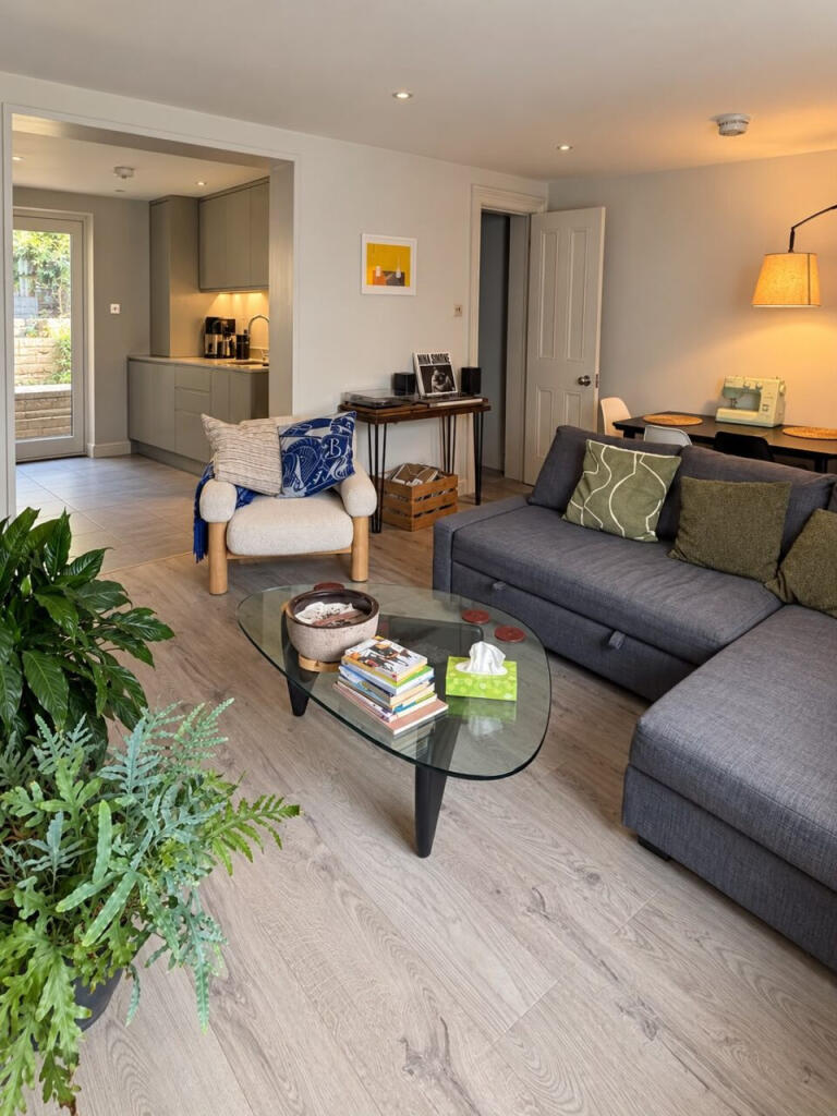 Apartment in London - View 2