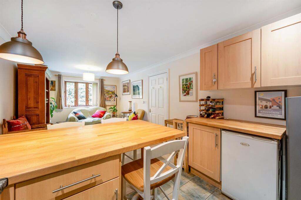 Apartment in Basingstoke and Deane, St Mary Bourne - View 5
