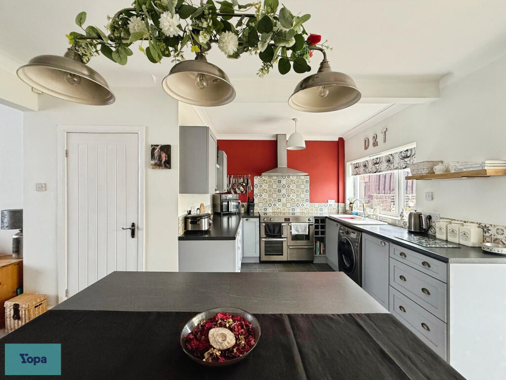 Springwell Lane, Balby, Doncaster, DN4 photo 3