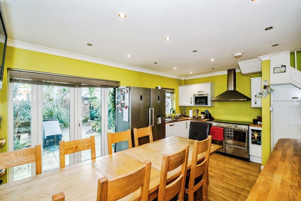 North Farm Road, Lancing photo 3