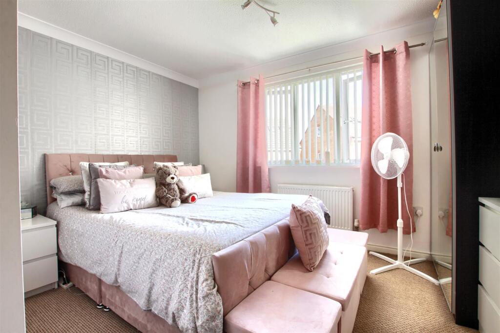 House in Ingleby Barwick, Broom Hill, Stockton-on-Tees - More