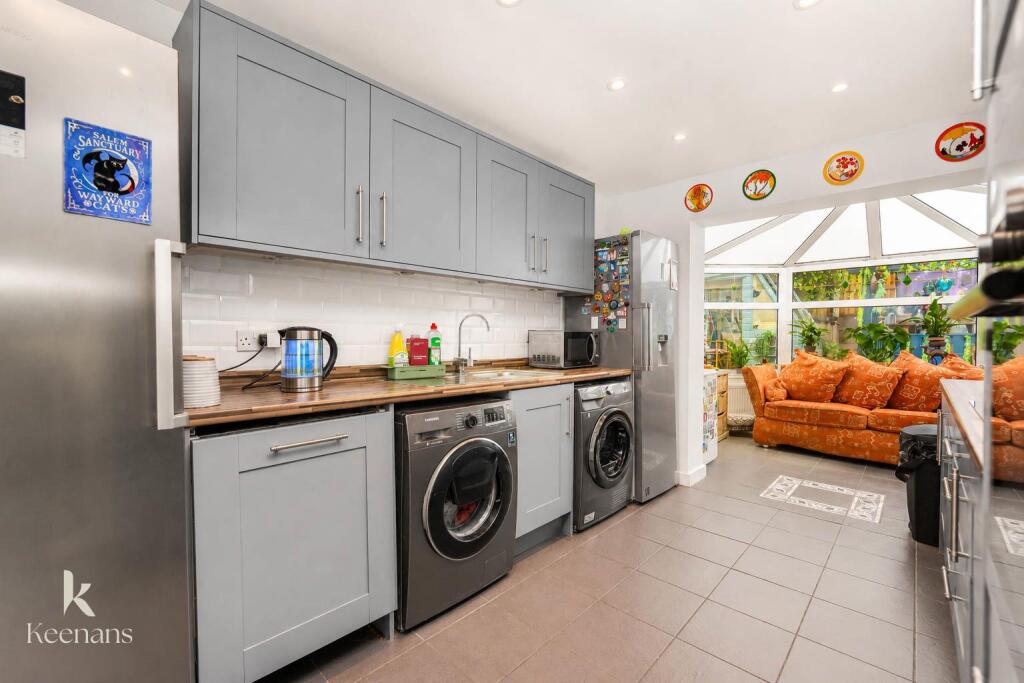 House in Bury, Starling - More