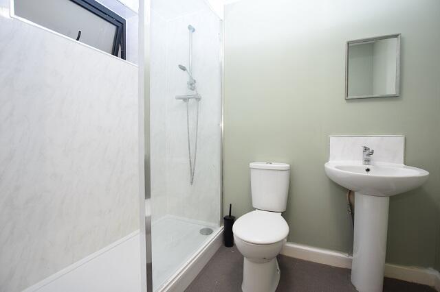 Apartment in Sheffield, South Yorkshire - More