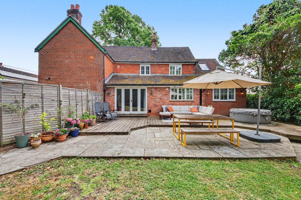Main image of property: Broad Lane, Swanmore, SO32