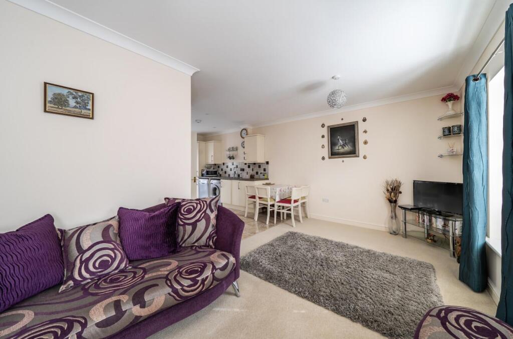 Additional image 4 of High Street, Henstridge, Templecombe