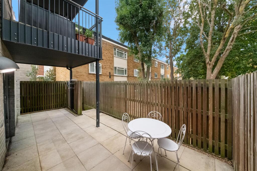 Apartment in London - More
