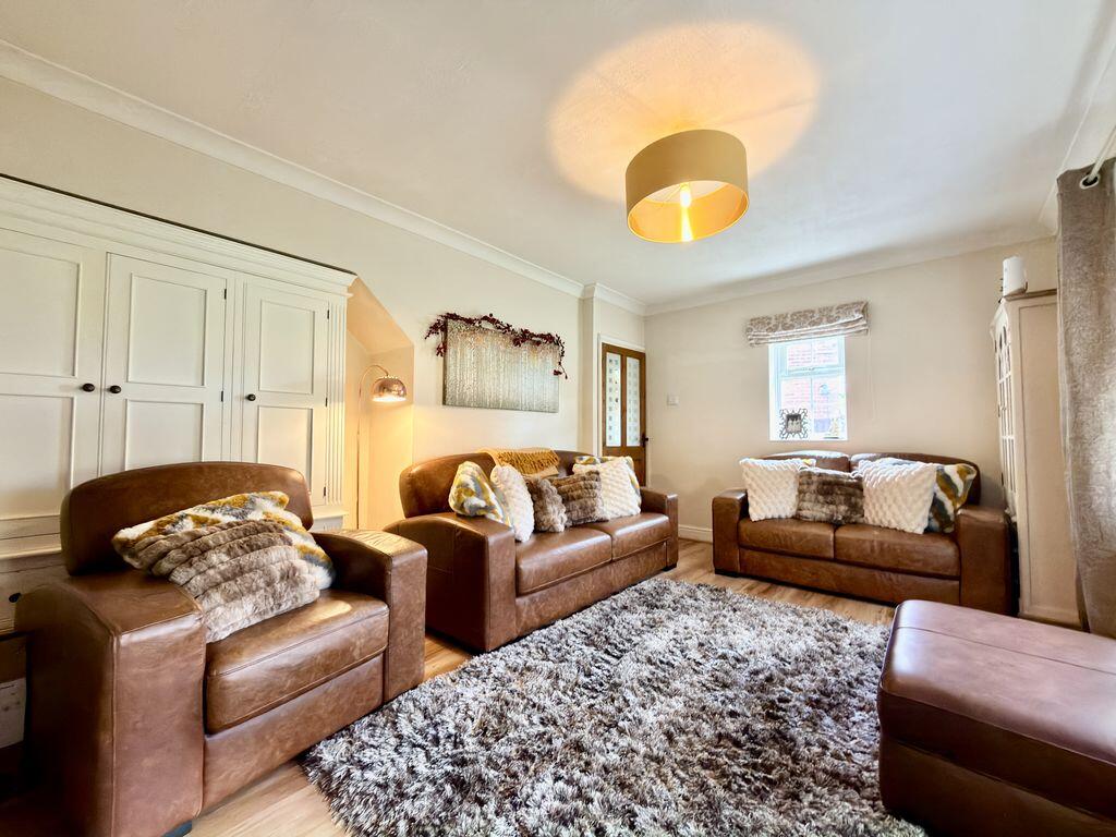 House in Sutton Coldfield, Falcon Lodge - More