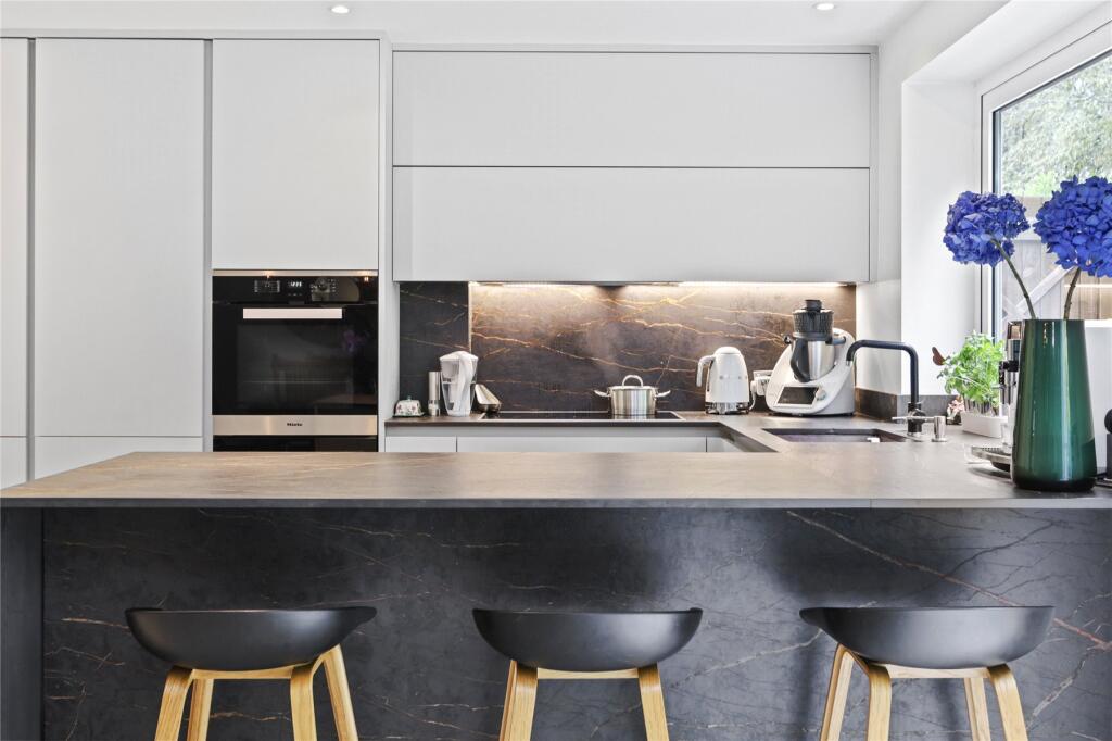 Lyfield, Oxshott, Leatherhead, Surrey, KT22 - More