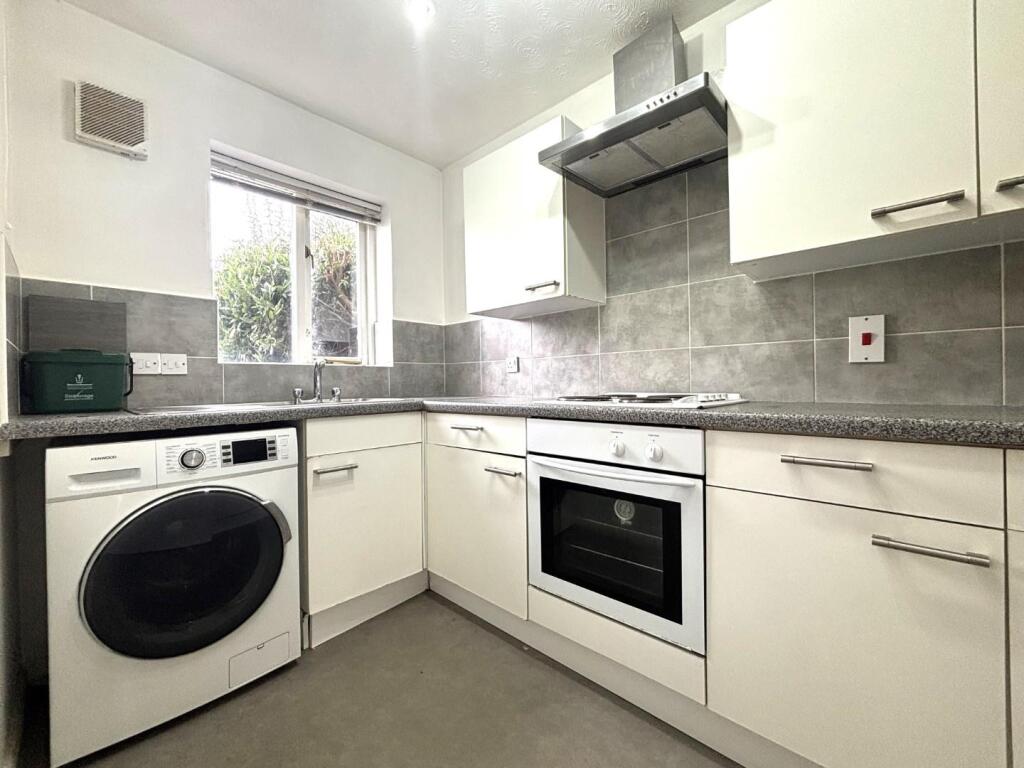 Chepstow Close, Stevenage photo 4