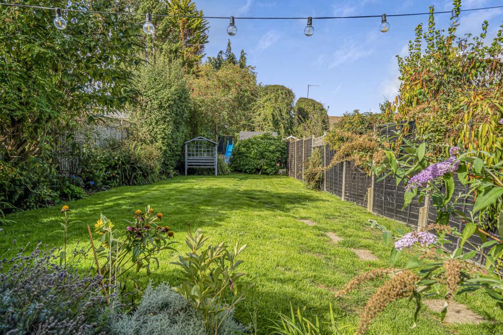 Marsh Drive, Kibworth Harcourt, Leicestershire photo 4