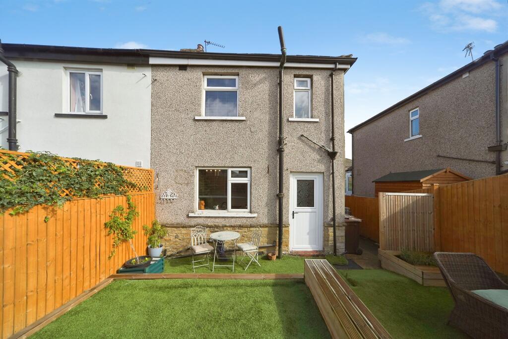 Low Ash Crescent, Shipley photo 3