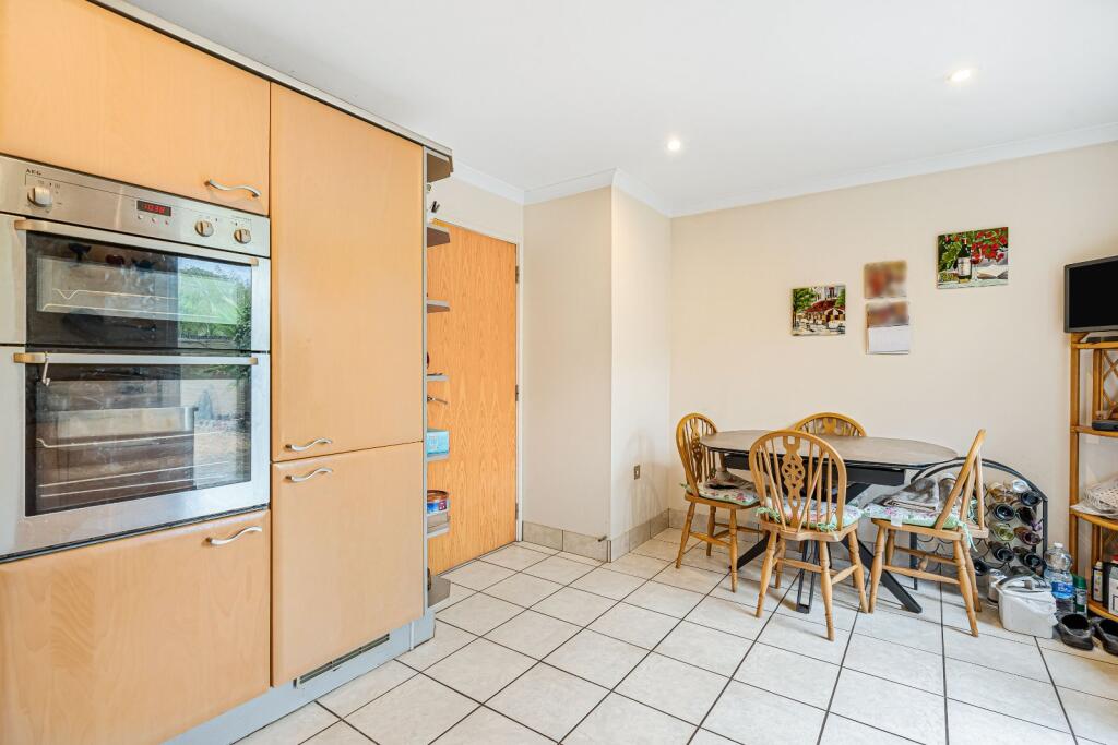 House in Spelthorne, Surrey - View 4