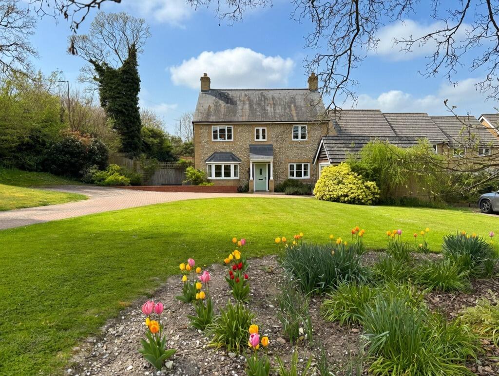 Main image of property: 1a Ivy Lane, Royston, Hertfordshire, SG8 9DQ