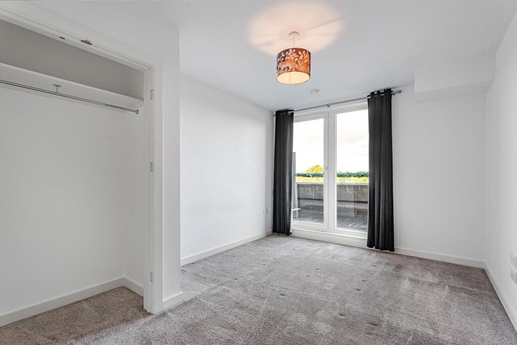 Apartment in Twickenham - View 5