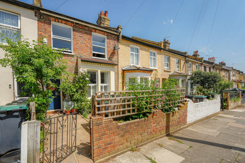 Main image of property: Thorold Road - Bowes Park - London - n22