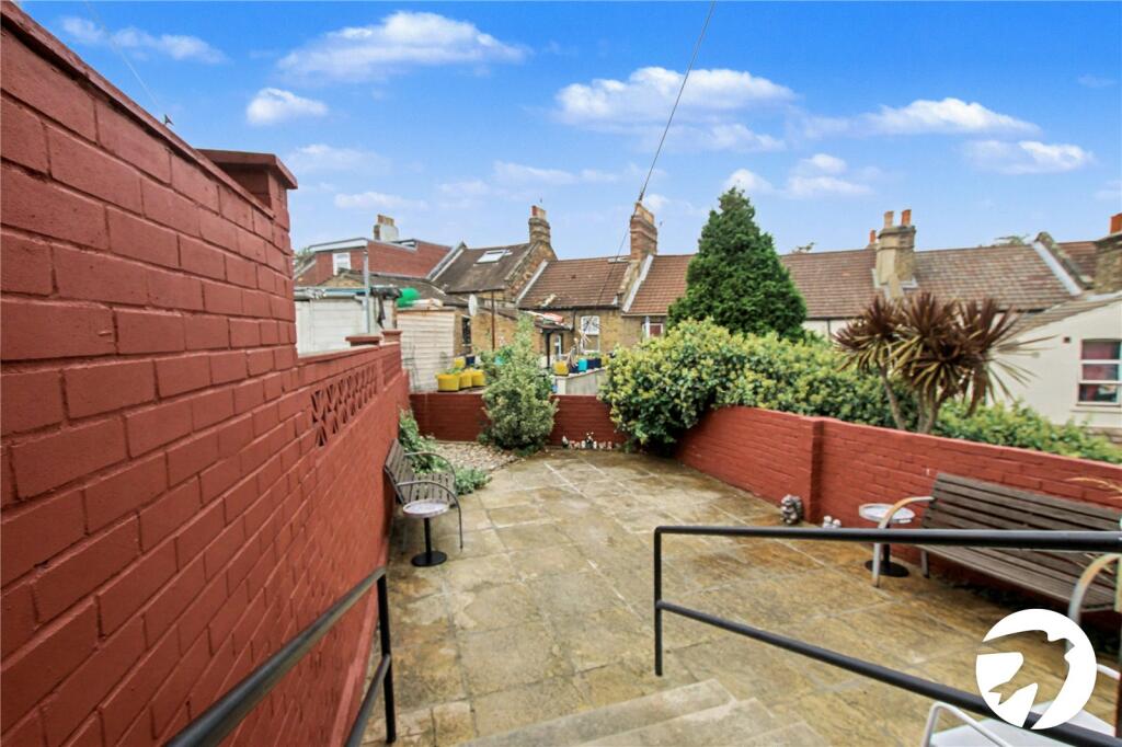 Waverley Crescent, Plumstead, London, SE18 photo 2