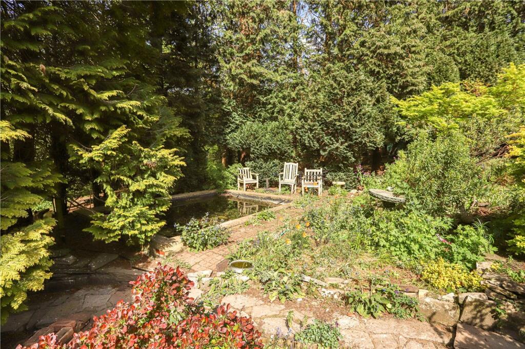 House in Waverley, Farnham - View 4