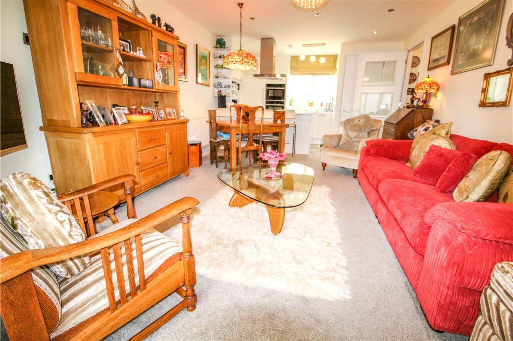 Apartment in Cotswold, Stratton, Cirencester - View 3