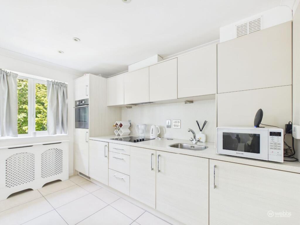 Kerr Close, South Croydon photo 4