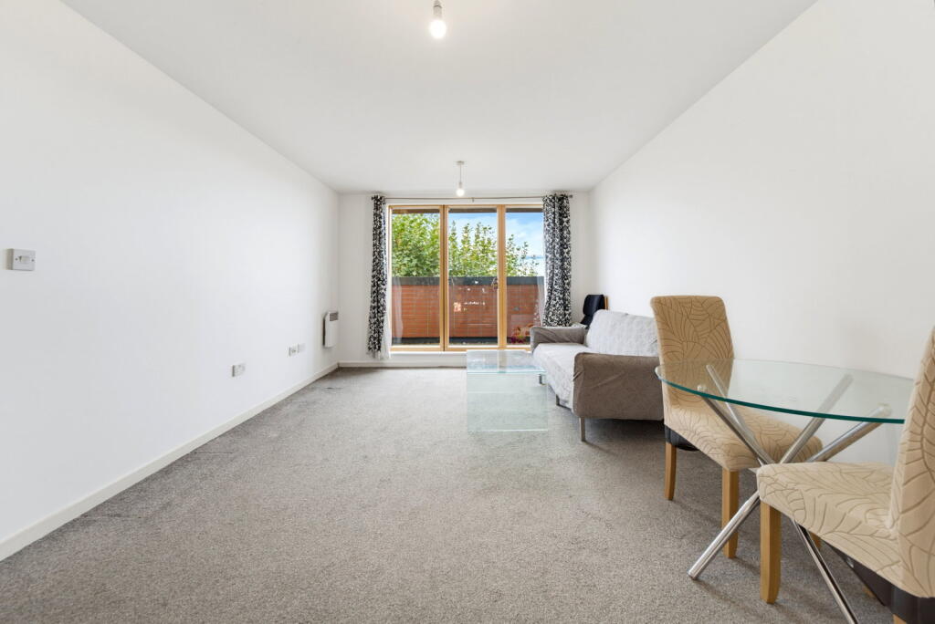 Apartment in Twickenham - View 3