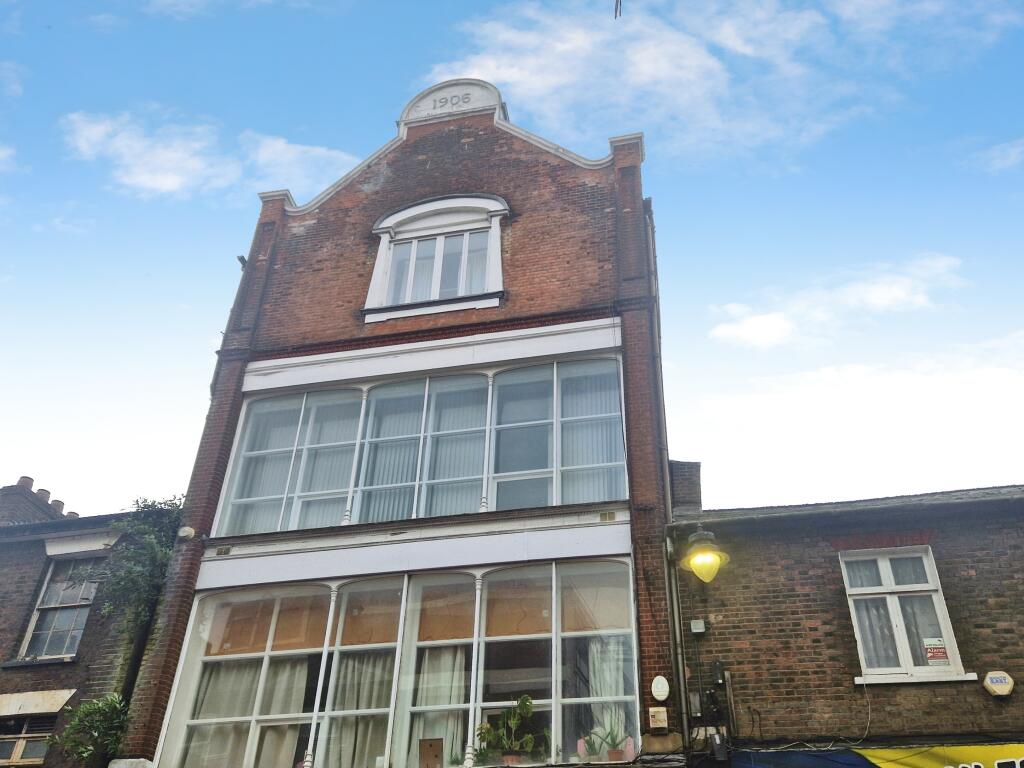 Main image of property: Wellington Street,, Luton, LU1