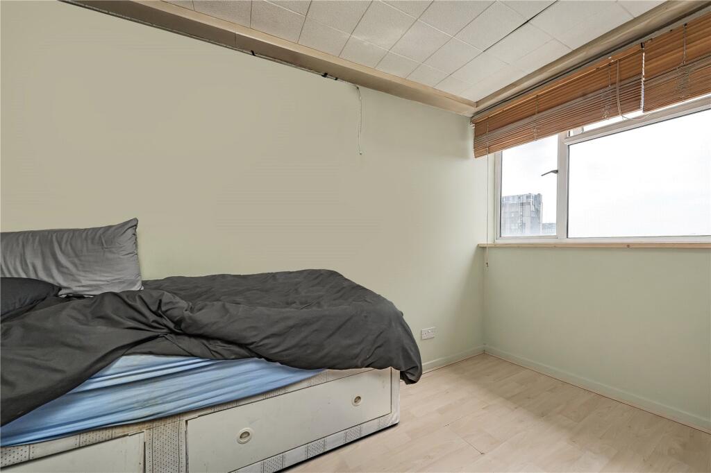Apartment in London, Norbiton - View 5