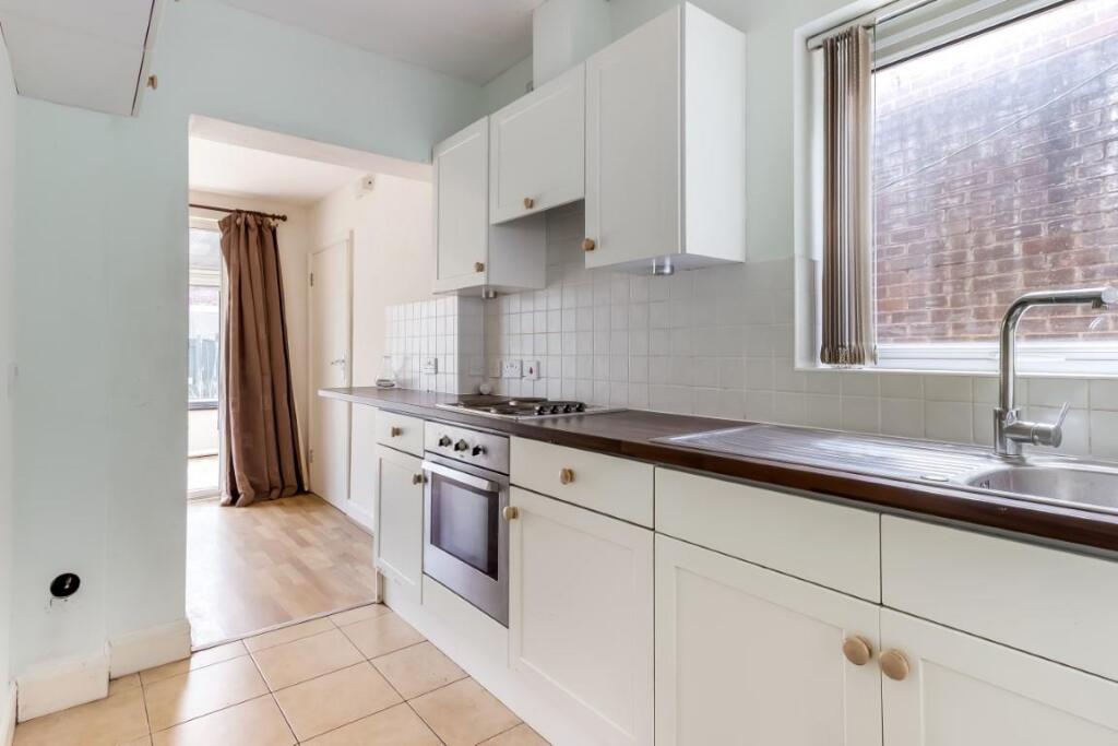 Grange Road , Tottenham , London, N17 photo 2