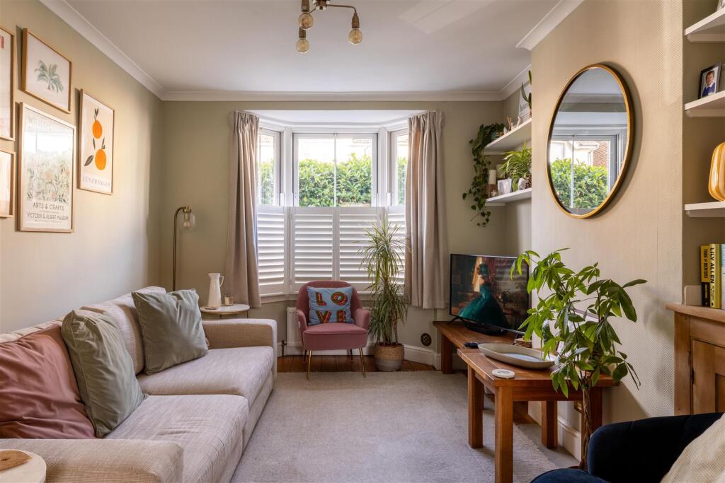 House in Redhill, Earlswood - View 2