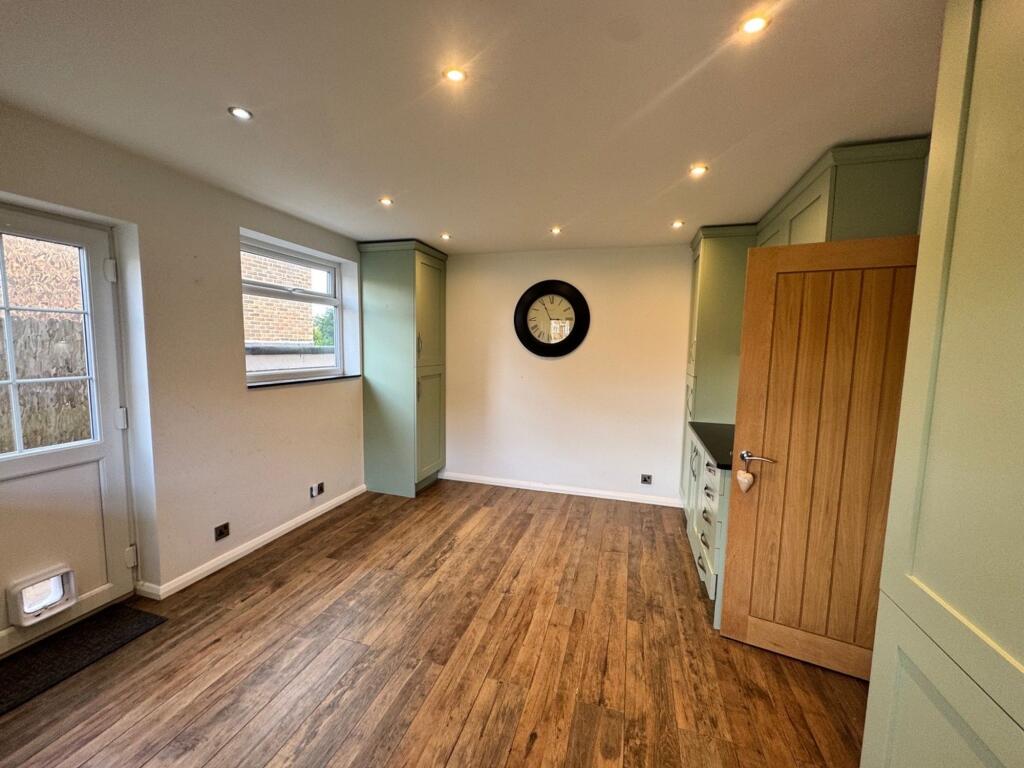 House in High Wycombe, Disraeli, Castlefield - More