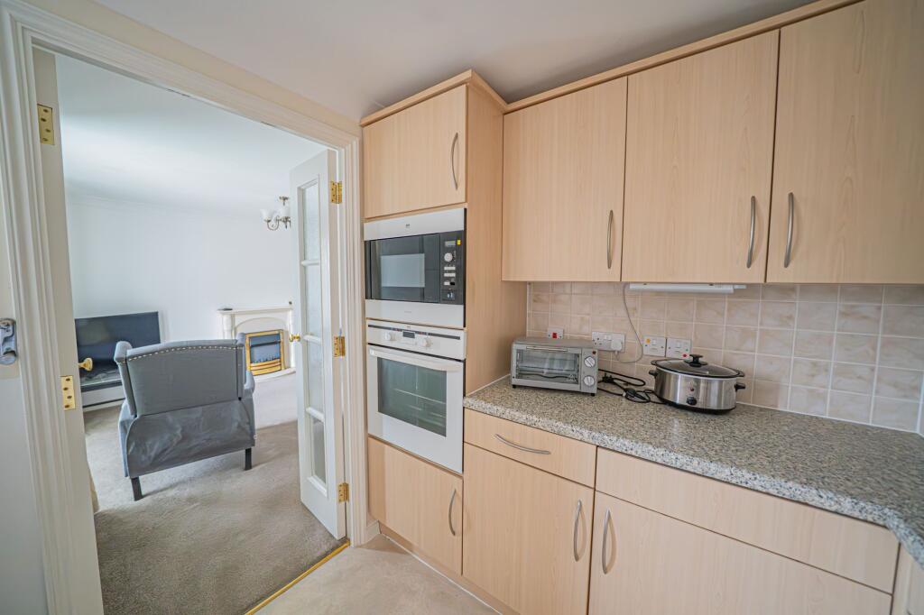 Apartment in Solihull, Balsall - More